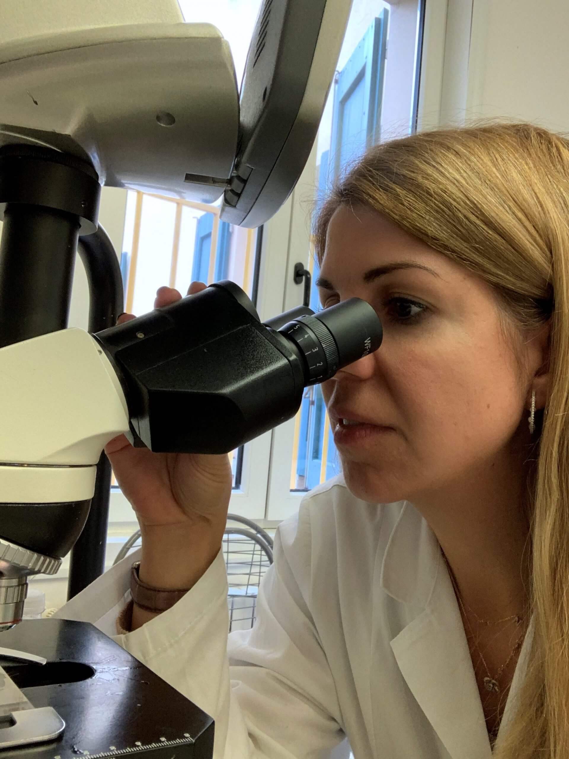 Why You Need A Dermatologist For Hair Loss - Not A Trichologist